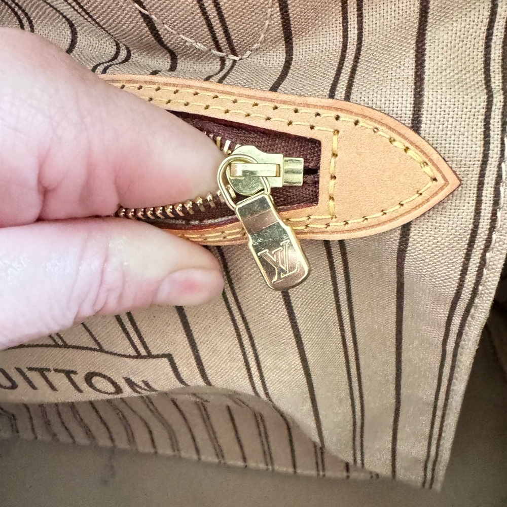 Authentic Louis Vuitton Neverfull GM - Picture 6 of 10